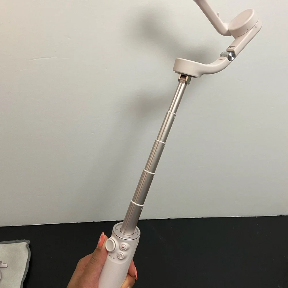 DJI OM 5 - Original Box Included + Built-In Selfie Stick - Picture 8 of 8